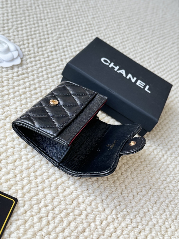 コピーシャネル激安財布着用イメージ